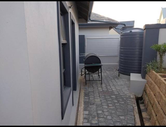 3 BEDROOM TOWNHOUSE FOR SALE IN BLUE MOUNTAIN VILLAGE